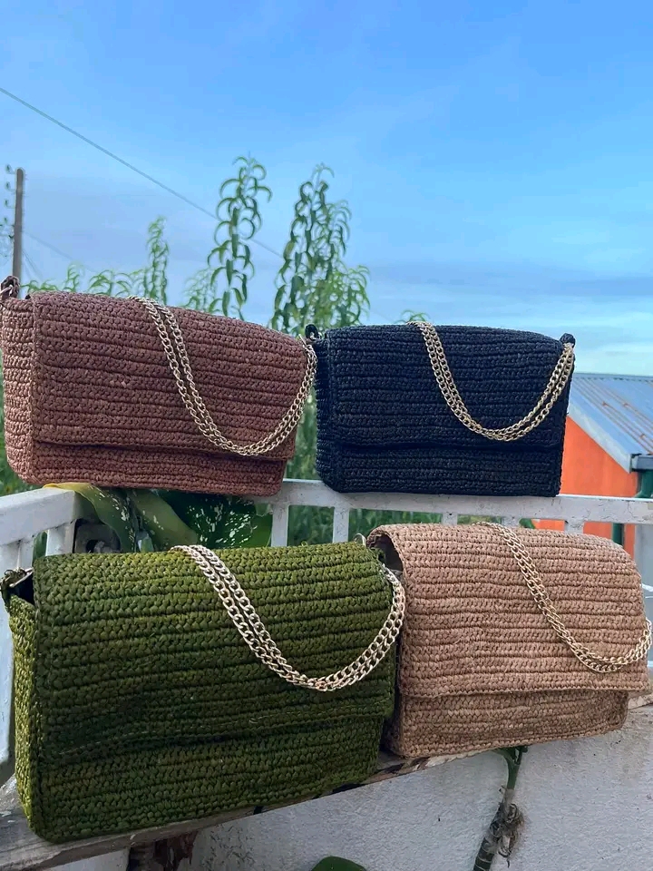 Bandolière crochet en raphia